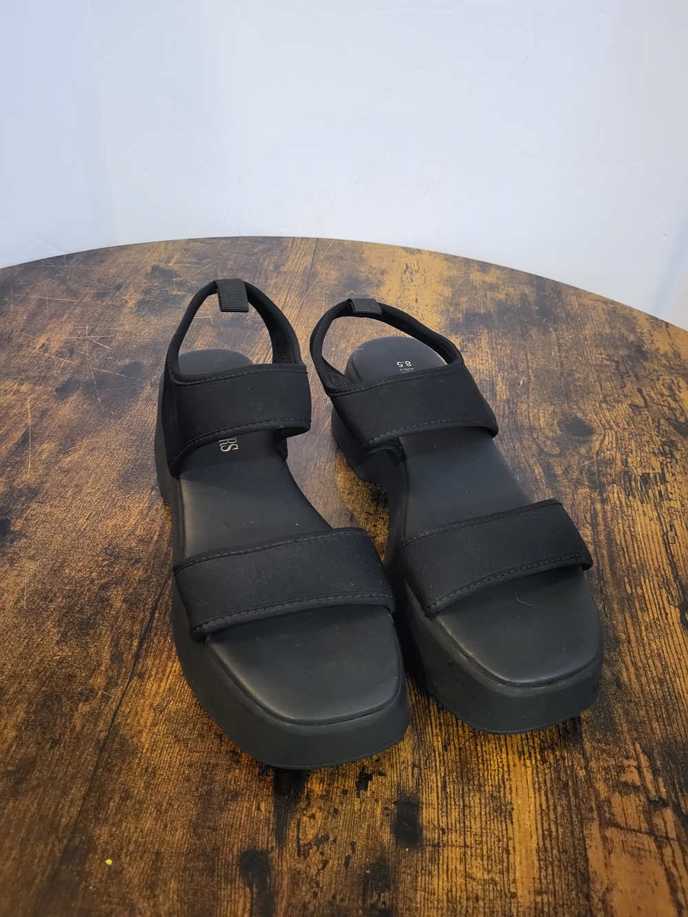 Dream Pairs Women’s Black Padded Elastic Strap Sandals Size 8.5 Soft Cushion